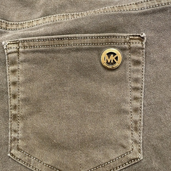 Michael Kors Izzy Cropped Skinny Jeans Size 10 MK logo  stretch Army Green Denim - Picture 6 of 9
